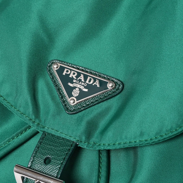 極美品 PRADA プラダ リュックサック バックパック BZ0032 グリーン ナイロン サフィアーノレザー 中古 4a000141