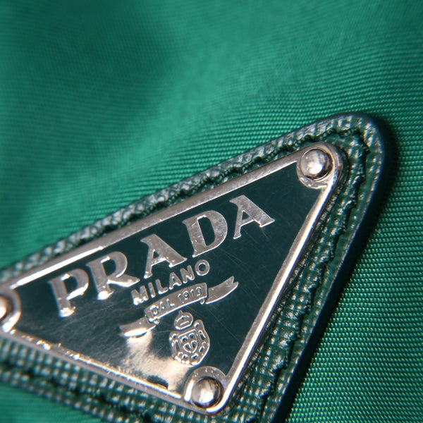 極美品 PRADA プラダ リュックサック バックパック BZ0032 グリーン ナイロン サフィアーノレザー 中古 4a000141