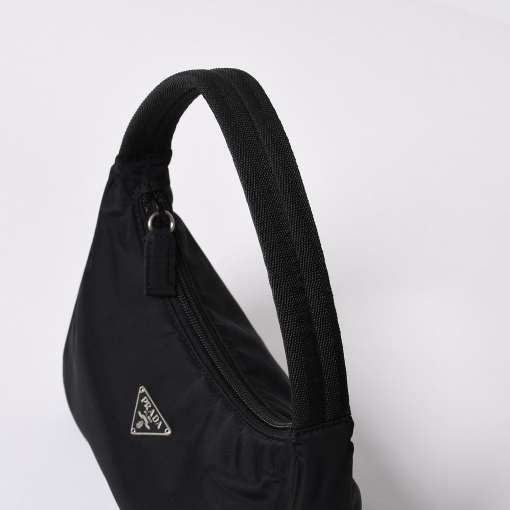 極美品 PRADA プラダ ホーボー ワンショルダーバッグ MV515 トライアングルロゴ 三角ロゴプレート ナイロン ブラック 中古 4a000145