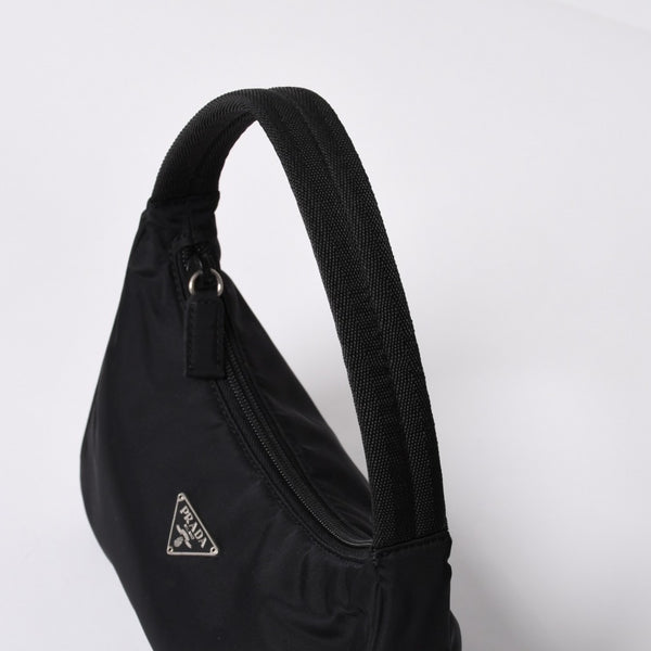 極美品 PRADA プラダ ホーボー ワンショルダーバッグ MV515 トライアングルロゴ 三角ロゴプレート ナイロン ブラック 中古 4a000145