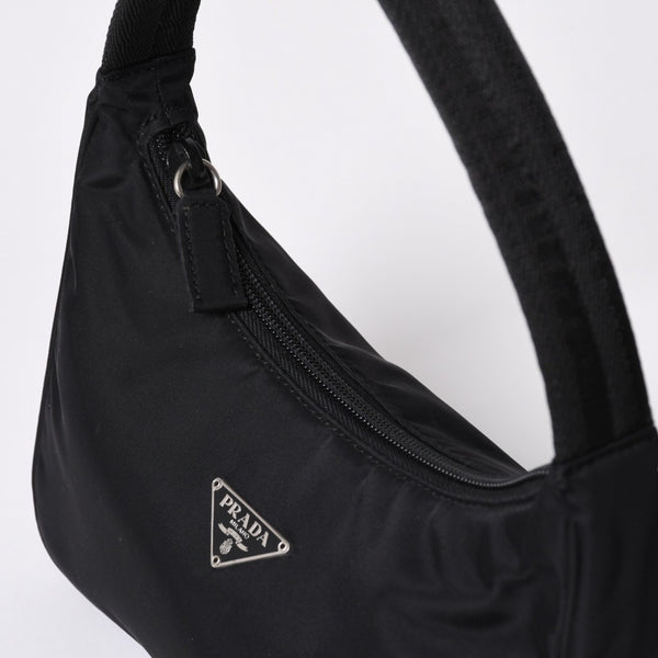 極美品 PRADA プラダ ホーボー ワンショルダーバッグ MV515 トライアングルロゴ 三角ロゴプレート ナイロン ブラック 中古 4a000145