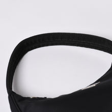 画像をギャラリービューアに読み込む, 極美品 PRADA プラダ ホーボー ワンショルダーバッグ MV515 トライアングルロゴ 三角ロゴプレート ナイロン ブラック 中古 4a000145