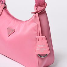 画像をギャラリービューアに読み込む, 極美品 PRADA プラダ ホーボー ワンショルダーバッグ MV515 トライアングルロゴ 三角ロゴプレート ナイロン ピンク 中古 4a000164