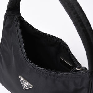 極美品 PRADA プラダ ホーボー ワンショルダーバッグ MV515 トライアングルロゴ 三角ロゴプレート ナイロン ブラック 中古 4a000145