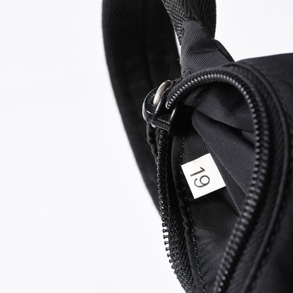 極美品 PRADA プラダ ホーボー ワンショルダーバッグ MV515 トライアングルロゴ 三角ロゴプレート ナイロン ブラック 中古 4a000145