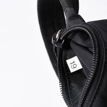 画像をギャラリービューアに読み込む, 極美品 PRADA プラダ ホーボー ワンショルダーバッグ MV515 トライアングルロゴ 三角ロゴプレート ナイロン ブラック 中古 4a000145
