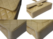 Load image into Gallery viewer, CHANEL シャネル マトラッセ23 ショルダーバッグ 6番台 Wフラップ ベージュ ラムスキン ゴールド金具 美品 中古 4b000217