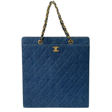 Load image into Gallery viewer, CHANEL シャネル チェーントートバッグ 5番台 デニム キルティング インディゴブルー ゴールド金具 イタリア製 美品 中古 4b000275