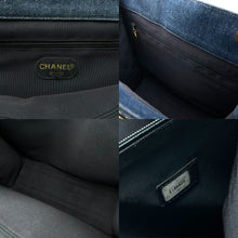 Load image into Gallery viewer, CHANEL シャネル チェーントートバッグ 5番台 デニム キルティング インディゴブルー ゴールド金具 イタリア製 美品 中古 4b000275