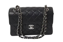 Load image into Gallery viewer, 極美品 CHANEL シャネル マトラッセ23 Wフェイス Wチェーン ワンショルダーバッグ Y01480 4番台 ラムスキン ココマーク シルバー金具 中古 4b000278