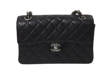 Load image into Gallery viewer, 極美品 CHANEL シャネル マトラッセ23 Wフェイス Wチェーン ワンショルダーバッグ Y01480 4番台 ラムスキン ココマーク シルバー金具 中古 4b000278