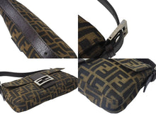 Load image into Gallery viewer, FENDI フェンディ マンマバケット ワンショルダーバッグ 26424 ズッカ柄 ブラウン シルバー金具 美品 中古 4b000286
