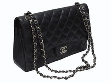 Load image into Gallery viewer, 極美品 CHANEL シャネル デカマトラッセ30 Wフラップ Wチェーン ショルダーバッグ 17番台 キャビアスキン ブラック シルバー金具 中古 4b000303