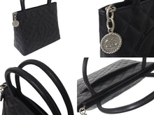 Load image into Gallery viewer, 新品同様 CHANEL シャネル 復刻トートバッグ ハンドバッグ 9番台 キャビアスキン ブラック ココマーク ロゴ 鞄 シルバー金具 中古 4b000305