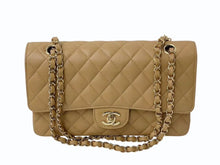 Load image into Gallery viewer, 極美品 CHANEL マトラッセ Wフラップ チェーンショルダー キャビアスキン 11番台 25cm ショルダーバッグ ベージュ ゴールド金具 中古 4b000306