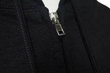 画像をギャラリービューアに読み込む, 極美品 VETEMENTS ヴェトモン 25SS VETEMENTS.COM FITTED ジップアップ フーディ― ブラック コットン パーカー ロゴ ua66hd830b サイズXL 中古 4b000336
