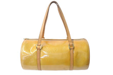Load image into Gallery viewer, LOUIS VUITTON ルイヴィトン ベッドフォード ハンドバッグ M91006 モノグラムヴェルニ 筒型 ゴールド金具 イエロー 良品 中古 4c003531
