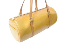 Load image into Gallery viewer, LOUIS VUITTON ルイヴィトン ベッドフォード ハンドバッグ M91006 モノグラムヴェルニ 筒型 ゴールド金具 イエロー 良品 中古 4c003531