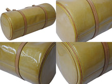 Load image into Gallery viewer, LOUIS VUITTON ルイヴィトン ベッドフォード ハンドバッグ M91006 モノグラムヴェルニ 筒型 ゴールド金具 イエロー 良品 中古 4c003531