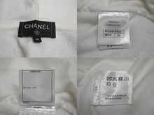 画像をギャラリービューアに読み込む, 新品未使用 CHANEL シャネル カメリア ジップアップパーカー P63299K48933 サイズXS ココマーク スパンコール ホワイト 中古 4b000354
