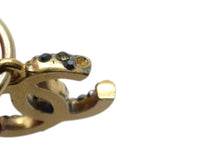 Load image into Gallery viewer, CHANEL シャネル ココマーク ピアス 重量約4.7g 01A刻印 メタル ラインストーン ゴールド ブラック クリア 両耳用 美品 中古 4b000377