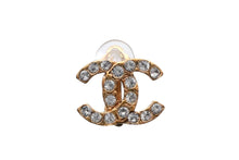 Load image into Gallery viewer, CHANEL シャネル ココマーク イヤリング 重量約6.0g 05A刻印 ラインストーン メタル ゴールド クリア 両耳用 美品 中古 4b000387