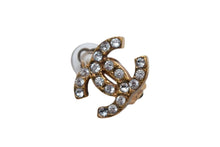 Load image into Gallery viewer, CHANEL シャネル ココマーク イヤリング 重量約6.0g 05A刻印 ラインストーン メタル ゴールド クリア 両耳用 美品 中古 4b000387