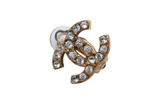 Load image into Gallery viewer, CHANEL シャネル ココマーク イヤリング 重量約6.0g 05A刻印 ラインストーン メタル ゴールド クリア 両耳用 美品 中古 4b000387