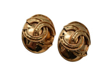 Load image into Gallery viewer, 極美品 CHANEL シャネル ココマーク イヤリング 重量約28.7g 94P刻印 ゴールド メタル ヴィンテージ 両耳用 中古 4b000390