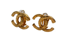 Load image into Gallery viewer, CHANEL シャネル ヴィンテージ ココマーク イヤリング 重量約10.5g 1988年製 23刻印 ゴールド メタル 両耳用 美品 中古 4b000391