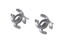 Load image into Gallery viewer, CHANEL シャネル ココマーク ミラーピアス 重量約4.5g 03C シルバー クリア メタル レジン ヴィンテージ 鏡 両耳用 美品 中古 4b000393