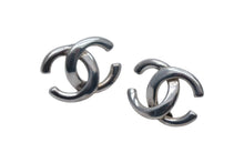 Load image into Gallery viewer, 極美品 CHANEL シャネル ココマーク ピアス 重量約3.7g 01P刻印 シルバー メタル ヴィンテージ 両耳用 中古 4b000399