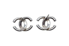 Load image into Gallery viewer, 極美品 CHANEL シャネル ココマーク ピアス 重量約3.7g 01P刻印 シルバー メタル ヴィンテージ 両耳用 中古 4b000399