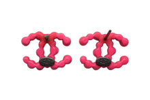 Load image into Gallery viewer, CHANEL シャネル ココマーク ピアス 重量約3.0g 04A刻印 ピンク メタル ヴィンテージ 両耳用 美品 中古 4b000402