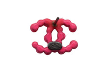Load image into Gallery viewer, CHANEL シャネル ココマーク ピアス 重量約3.0g 04A刻印 ピンク メタル ヴィンテージ 両耳用 美品 中古 4b000402