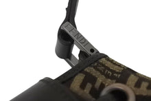 Load image into Gallery viewer, 極美品 FENDI フェンディ ズッキーノ ミニ マンマバケット ハンドバッグ ベージュ ブラウン キャンバス レザー 8BR277 ロゴ シルバー金具 中古 4b000451