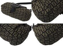 Load image into Gallery viewer, 極美品 FENDI フェンディ ズッキーノ ミニ マンマバケット ハンドバッグ ベージュ ブラウン キャンバス レザー 8BR277 ロゴ シルバー金具 中古 4b000451