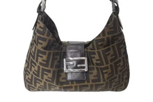Load image into Gallery viewer, 極美品 FENDI フェンディ マンマバケット ワンショルダーバッグ 265690 ズッカ柄 キャンバス レザー シルバー金具 中古 4b000452