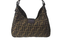 Load image into Gallery viewer, 極美品 FENDI フェンディ マンマバケット ワンショルダーバッグ 265690 ズッカ柄 キャンバス レザー シルバー金具 中古 4b000452