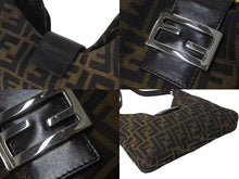 Load image into Gallery viewer, 極美品 FENDI フェンディ マンマバケット ワンショルダーバッグ 265690 ズッカ柄 キャンバス レザー シルバー金具 中古 4b000452