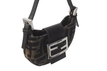 Load image into Gallery viewer, 極美品 FENDI フェンディ マンマバケット ミニクロワッサン ハンドバッグ 26673 キャンバス レザー ブラウン ズッカ柄 中古 4b000460