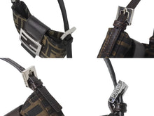 Load image into Gallery viewer, 極美品 FENDI フェンディ マンマバケット ミニクロワッサン ハンドバッグ 26673 キャンバス レザー ブラウン ズッカ柄 中古 4b000460