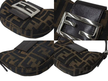 Load image into Gallery viewer, 極美品 FENDI フェンディ マンマバケット ミニクロワッサン ハンドバッグ 26673 キャンバス レザー ブラウン ズッカ柄 中古 4b000460