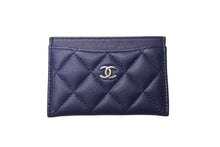 Load image into Gallery viewer, 極美品 CHANEL シャネル カードケース 名刺入れ ココマーク 24番台 キャビアスキン ネイビー シルバー金具 中古 4b000469