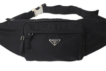 画像をギャラリービューアに読み込む, 極美品 PRADA プラダ TESSUTO MONTAGN ウエストバッグ・ボディバッグ ロゴプレート 2VL005 ブラック ナイロン 中古 4b000485