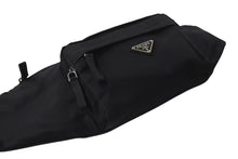 画像をギャラリービューアに読み込む, 極美品 PRADA プラダ TESSUTO MONTAGN ウエストバッグ・ボディバッグ ロゴプレート 2VL005 ブラック ナイロン 中古 4b000485