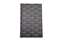 Load image into Gallery viewer, 新品未使用 GOYARD ゴヤール パスポートケース パスケース PVC レザー ブラック ヘリンボーン フランス製 中古 4b000488