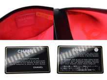 Load image into Gallery viewer, CHANEL シャネル カードケース カンボンライン ココマーク レザー ブラック ホワイト 9番台 美品 中古 4b000489