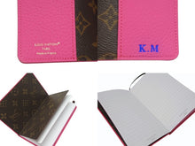 Load image into Gallery viewer, 新品同様 LOUIS VUITTON ルイヴィトン ノートブックカバーPM ノート GI1212 イニシャル入り トリヨンレザー ピンク ブラウン 中古 4b004896
