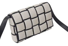 画像をギャラリービューアに読み込む, 極美品 BOTTEGA VENETA ボッテガヴェネタ パデッドカセット ナチュラル ショルダーバッグ アイボリー キャンバス レザー 中古 4b000492